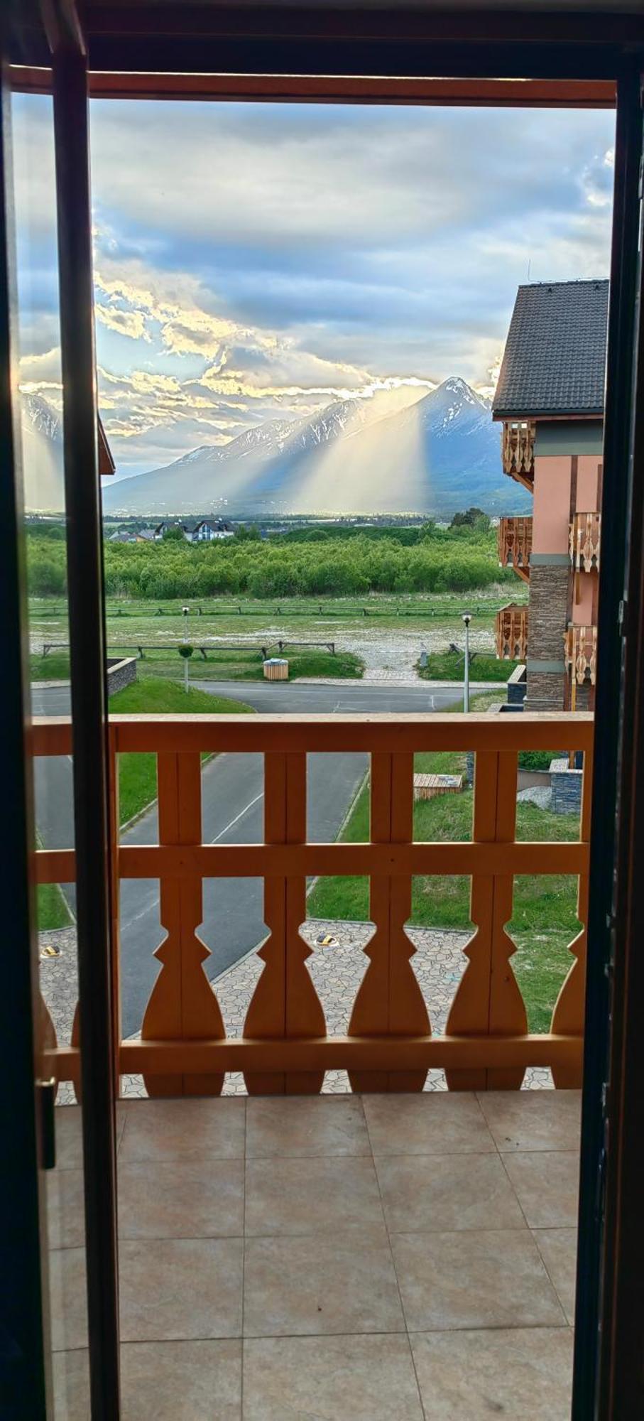 Apartment Fimm Велка Ломница Екстериор снимка